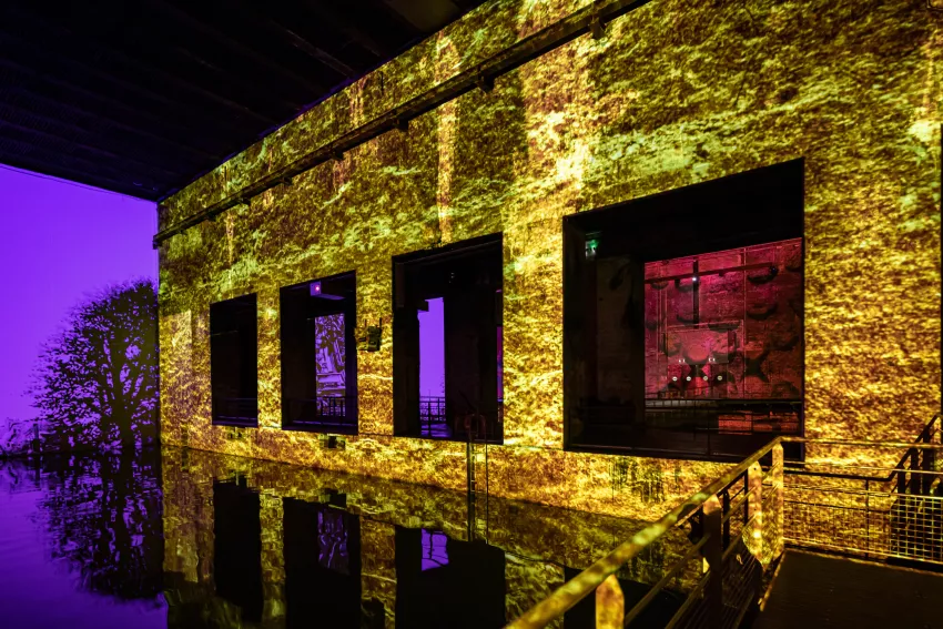 Vue exposition Yves Klein Bassins des Lumières